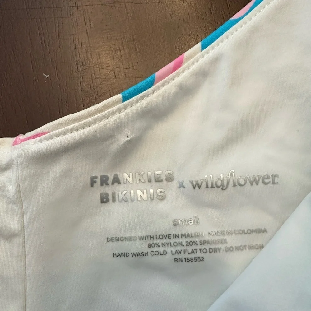 FRANKIES BIKINIS Tia Triangle String Bikini (624)